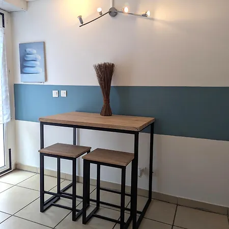 Le Nid Des Pins Apartment *